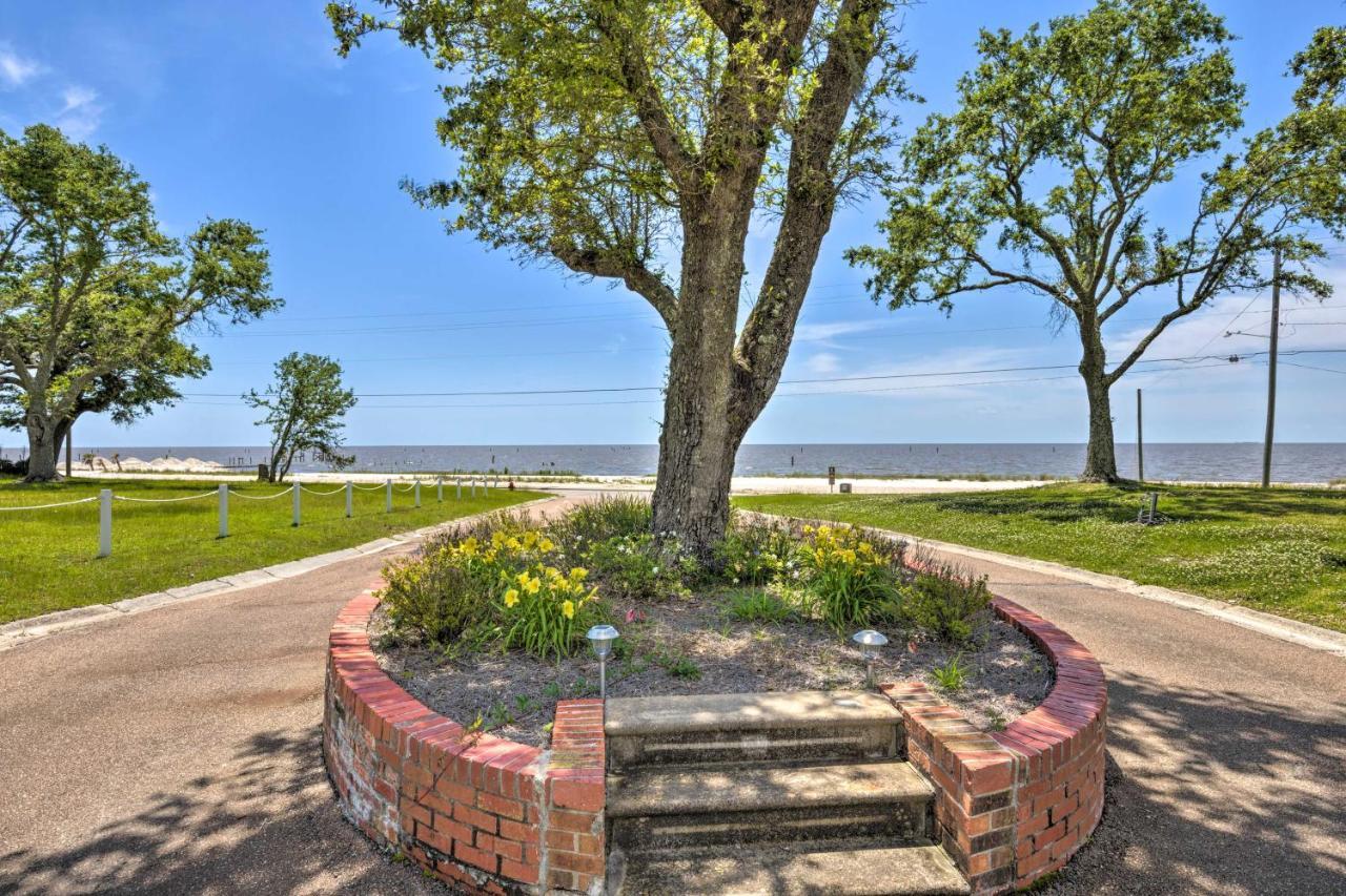 Coastal Waveland House Half Block To Pub Beach Villa Exterior photo